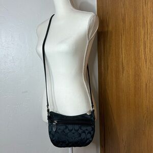 NWOT Coach black signature pleated fabric swing pack bag